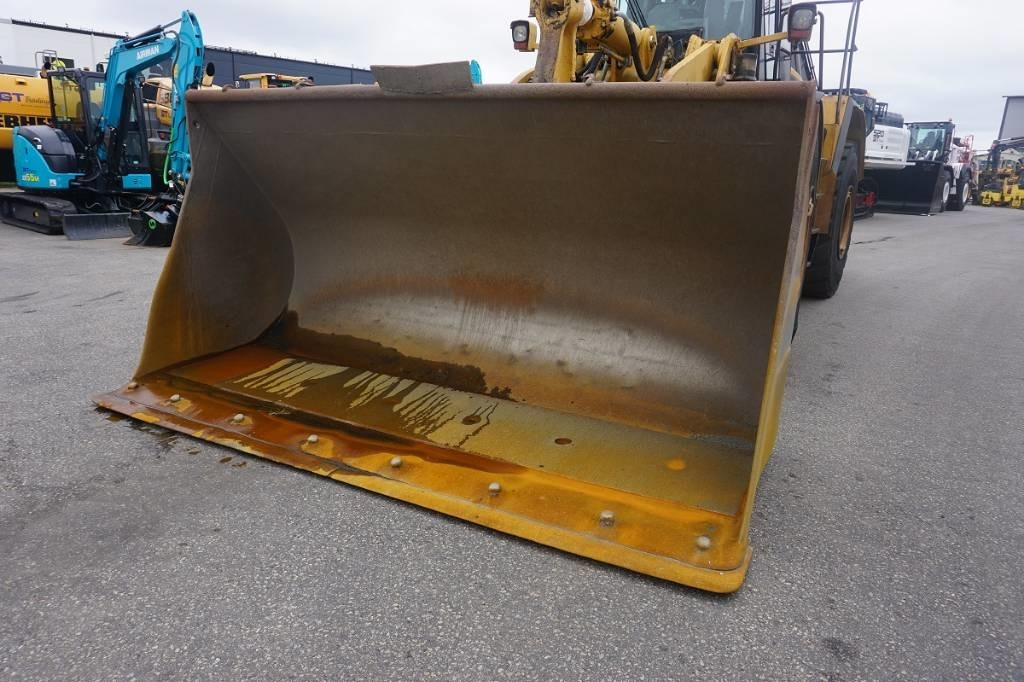 Gumikerekes homlokrakodó CAT 966 G I: 8 kép. Gumikerekes homlokrakodó CAT 966 G I: 8 kép.