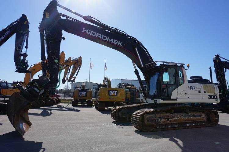 Hidromek 300LC-3B - Lánctalpas kotró: 1 kép. Hidromek 300LC-3B - Lánctalpas kotró: 1 kép.