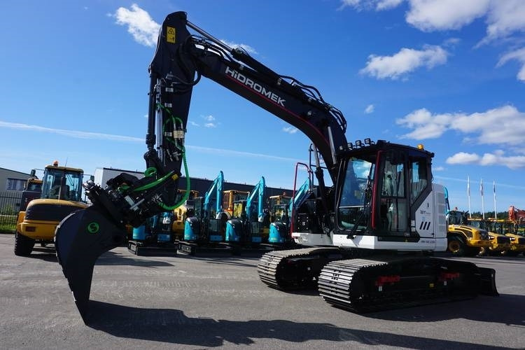 Hidromek HMK 145 LCSR-5 - Lánctalpas kotró: 3 kép. Hidromek HMK 145 LCSR-5 - Lánctalpas kotró: 3 kép.