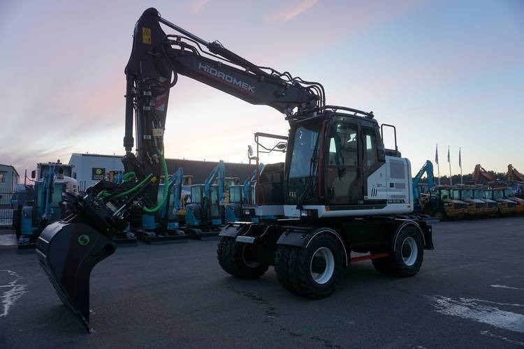 Hidromek HMK 150 WR-5 - Gumikerekes homlokrakodó: 3 kép. Hidromek HMK 150 WR-5 - Gumikerekes homlokrakodó: 3 kép.
