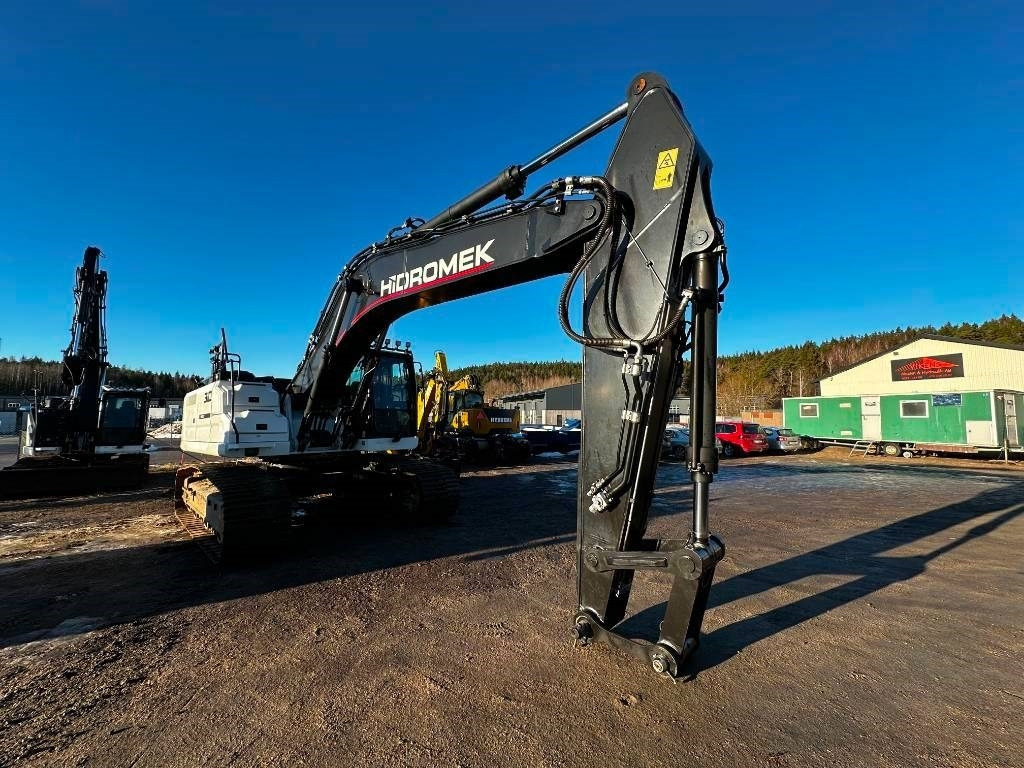 Hidromek HMK 310 LC-4F *Endast 2600 TIMMAR* - Lánctalpas kotró: 5 kép. Hidromek HMK 310 LC-4F *Endast 2600 TIMMAR* - Lánctalpas kotró: 5 kép.