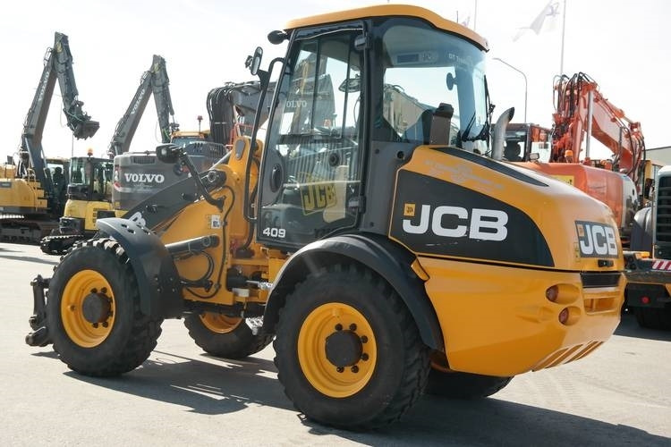 JCB 409ZX - Gumikerekes homlokrakodó: 3 kép. JCB 409ZX - Gumikerekes homlokrakodó: 3 kép.