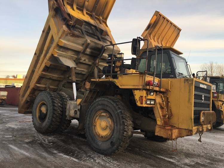 Komatsu HD405-6 - Bánya teherautó: 3 kép. Komatsu HD405-6 - Bánya teherautó: 3 kép.