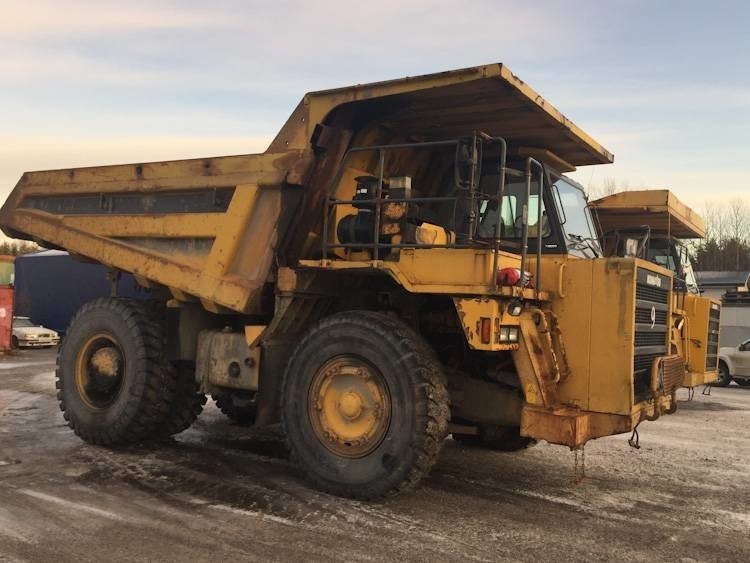 Komatsu HD405-6 - Bánya teherautó: 1 kép. Komatsu HD405-6 - Bánya teherautó: 1 kép.