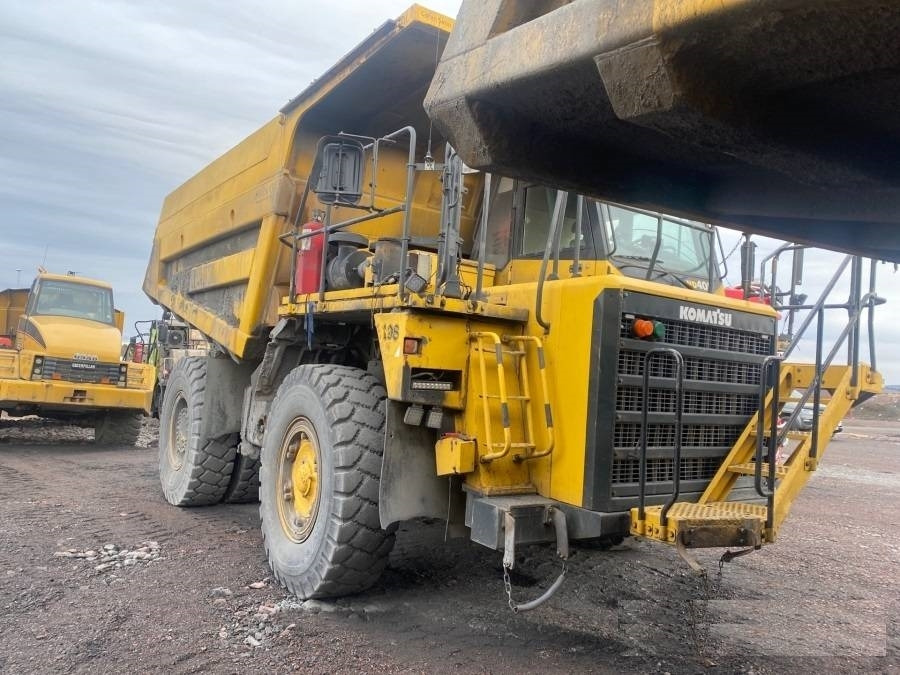Komatsu HD405-7 - Bánya teherautó: 5 kép. Komatsu HD405-7 - Bánya teherautó: 5 kép.