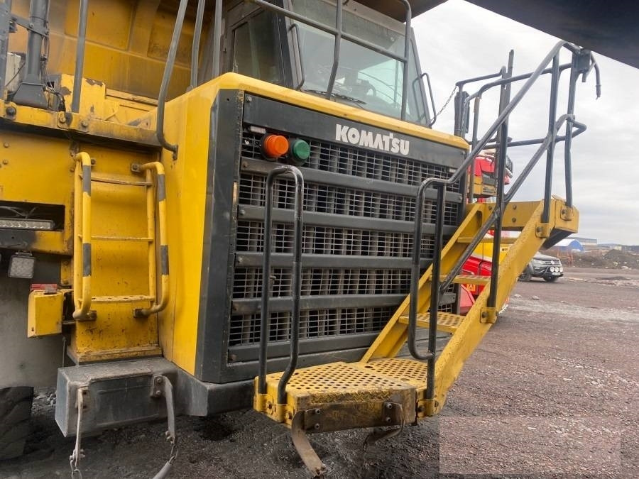 Komatsu HD405-7 - Bánya teherautó: 4 kép. Komatsu HD405-7 - Bánya teherautó: 4 kép.