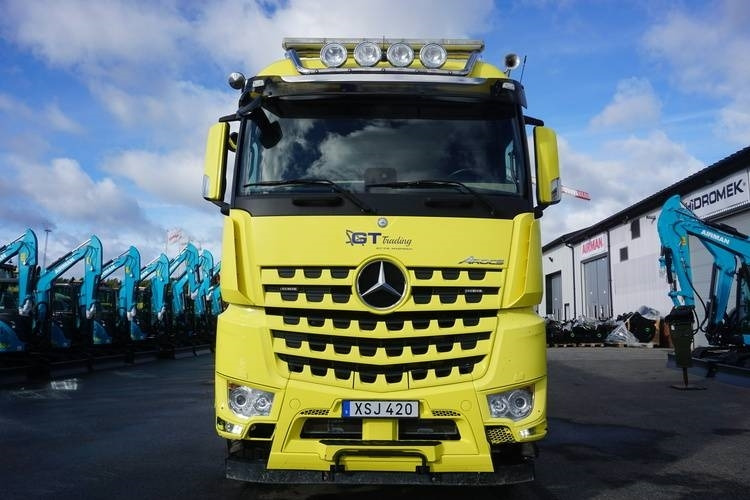 Mercedes-Benz Arocs 3263 , 8x4 Tridem - Billenőplatós teherautó: 3 kép. Mercedes-Benz Arocs 3263 , 8x4 Tridem - Billenőplatós teherautó: 3 kép.