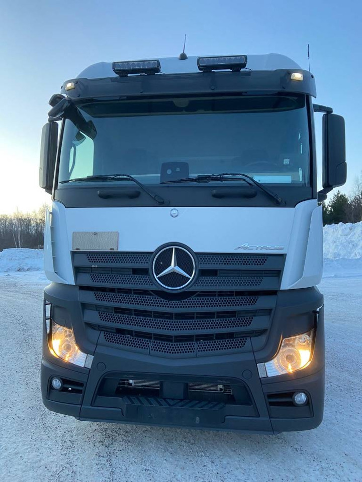 Mercedes-Benz Actros 2658 - Nyergesvontató: 1 kép. Mercedes-Benz Actros 2658 - Nyergesvontató: 1 kép.