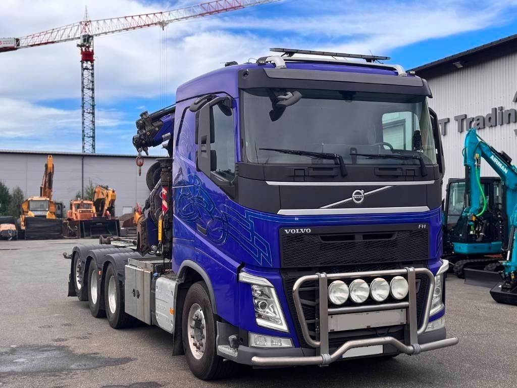 Volvo FH550 Kranväxlare - Nyergesvontató: 2 kép. Volvo FH550 Kranväxlare - Nyergesvontató: 2 kép.