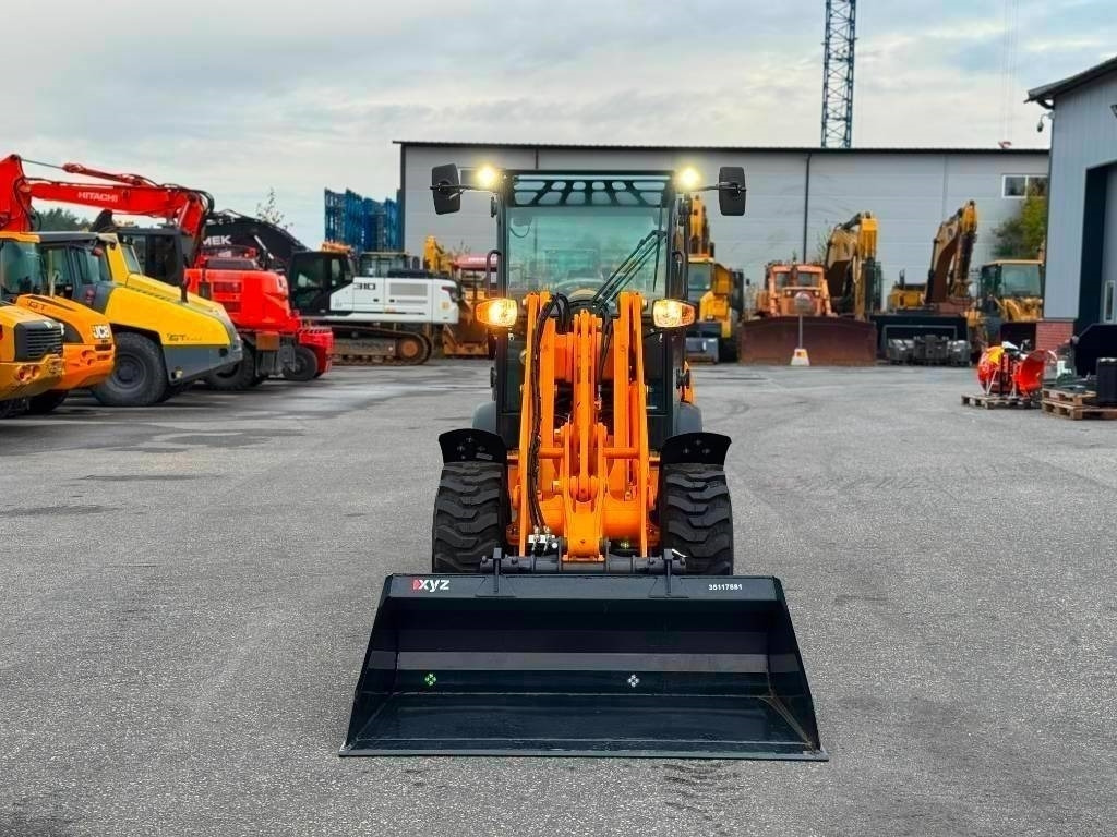 Venieri 1.63 D  - Gumikerekes homlokrakodó: 4 kép. Venieri 1.63 D  - Gumikerekes homlokrakodó: 4 kép.