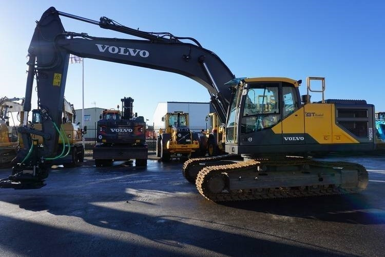 Volvo EC 250 E N L - Lánctalpas kotró: 5 kép. Volvo EC 250 E N L - Lánctalpas kotró: 5 kép.