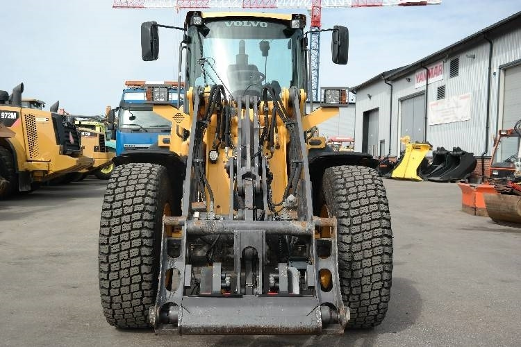 Volvo L 45 F - Gumikerekes homlokrakodó: 5 kép. Volvo L 45 F - Gumikerekes homlokrakodó: 5 kép.