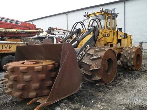 Volvo L160 COMPACTOR - Gumikerekes homlokrakodó: 4 kép. Volvo L160 COMPACTOR - Gumikerekes homlokrakodó: 4 kép.