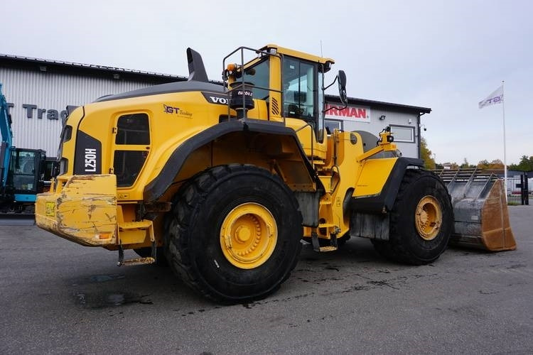 Volvo L250H - Gumikerekes homlokrakodó: 5 kép. Volvo L250H - Gumikerekes homlokrakodó: 5 kép.