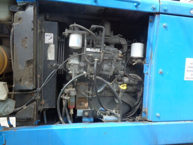 Teleszkópos emelő Aichi SR18A: 6 kép.