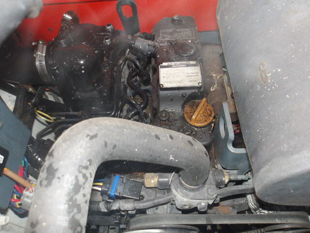 Mini homlokrakodó Gehl 1640: 8 kép.