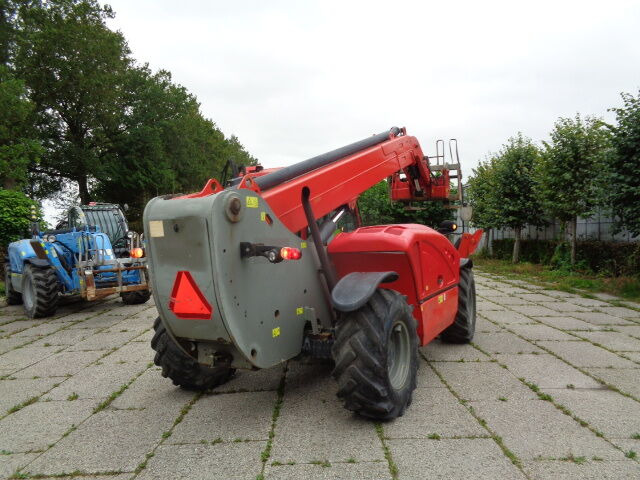 Genie GTH4013 - Teleszkópos rakodó: 5 kép. Genie GTH4013 - Teleszkópos rakodó: 5 kép.