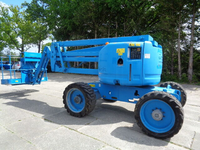 Genie Z45/25 - Személyemelő: 1 kép. Genie Z45/25 - Személyemelő: 1 kép.