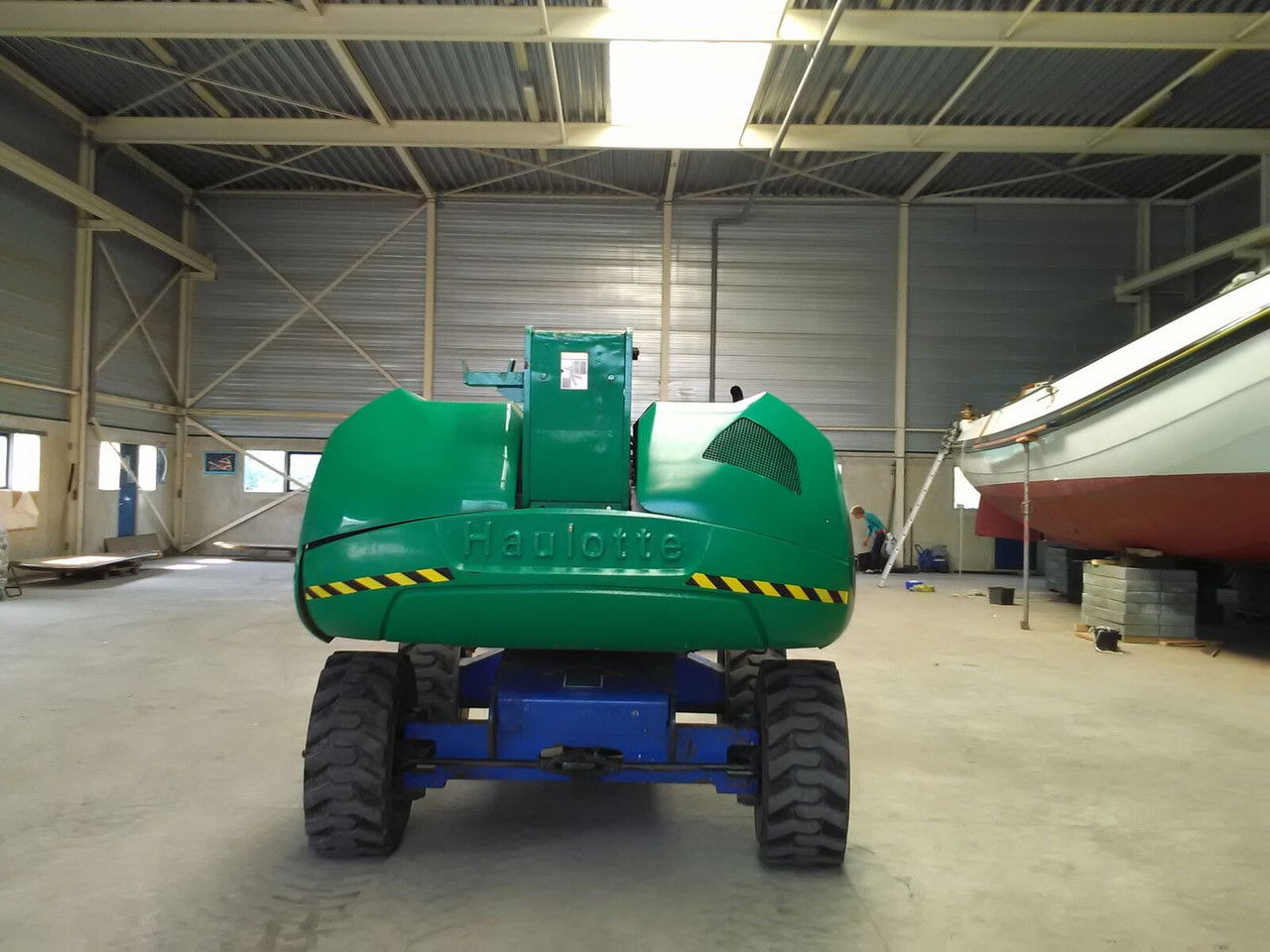 Haulotte HX14 - Teleszkópos emelő: 2 kép. Haulotte HX14 - Teleszkópos emelő: 2 kép.