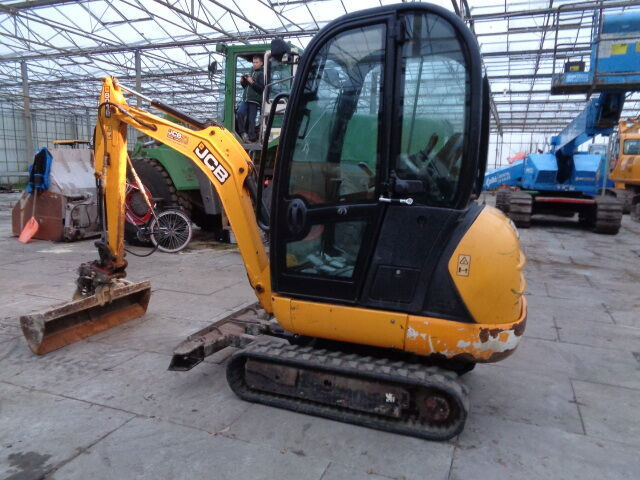 Minikotró JCB 8018: 8 kép.