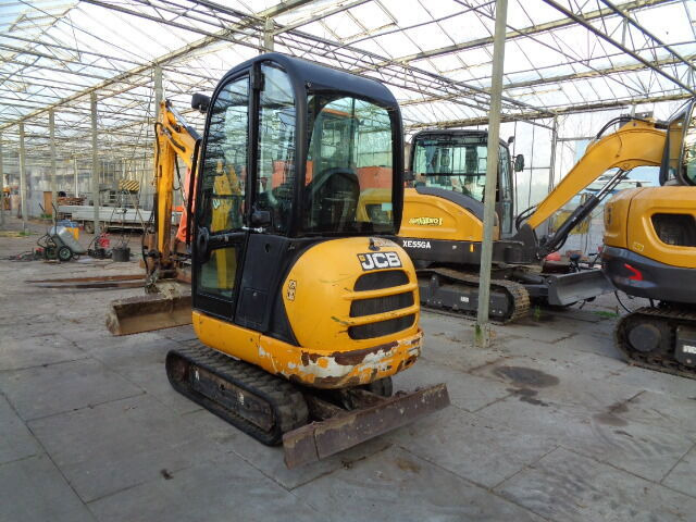 Minikotró JCB 8018: 26 kép.