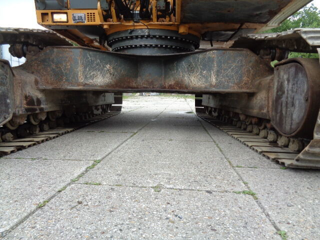 Liebherr 914 - Lánctalpas kotró: 5 kép. Liebherr 914 - Lánctalpas kotró: 5 kép.