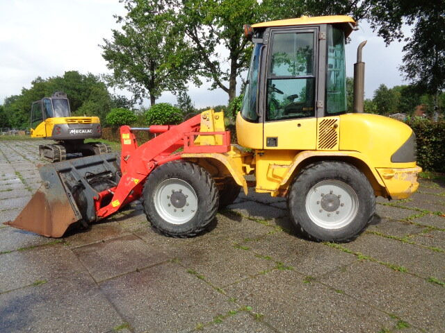 Volvo L30 - Gumikerekes homlokrakodó: 1 kép. Volvo L30 - Gumikerekes homlokrakodó: 1 kép.