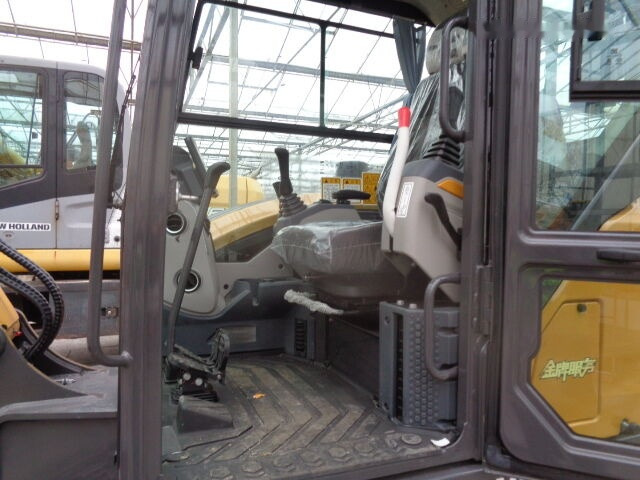XCMG XE55GA - Lánctalpas kotró: 4 kép. XCMG XE55GA - Lánctalpas kotró: 4 kép.