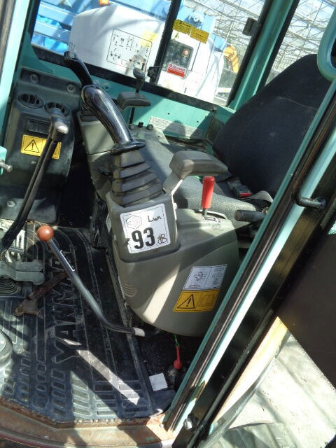 Minikotró Yanmar VIO25-4: 7 kép.