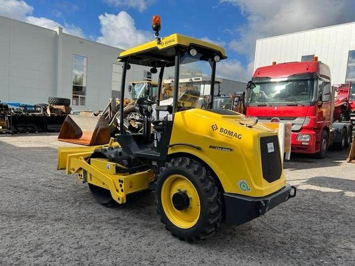 Bomag BW 124 PDH-5 - Talajművelő gep: 4 kép. Bomag BW 124 PDH-5 - Talajművelő gep: 4 kép.