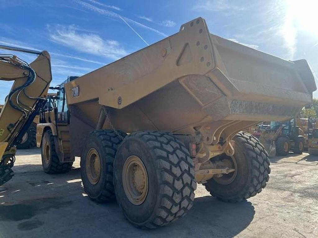 CAT 730 - Csuklós dömper: 3 kép. CAT 730 - Csuklós dömper: 3 kép.