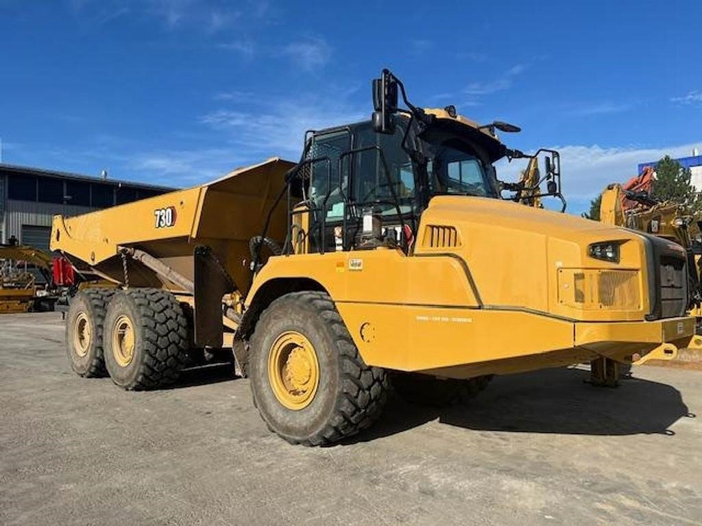 CAT 730 - Csuklós dömper: 1 kép. CAT 730 - Csuklós dömper: 1 kép.