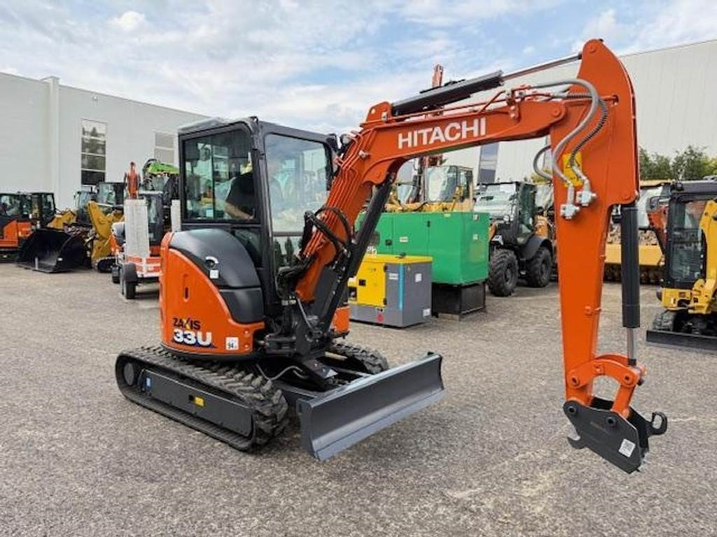 Hitachi ZX33U-6 - Minikotró: 1 kép. Hitachi ZX33U-6 - Minikotró: 1 kép.