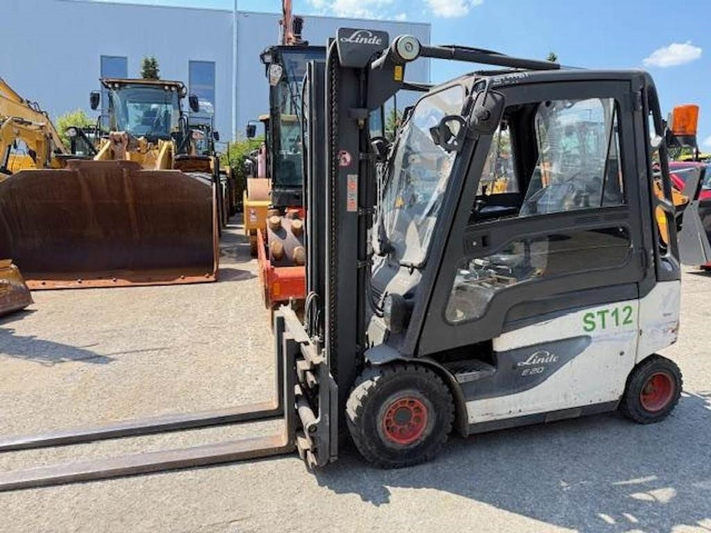 Linde E20-01 - Elektromos targonca: 1 kép. Linde E20-01 - Elektromos targonca: 1 kép.