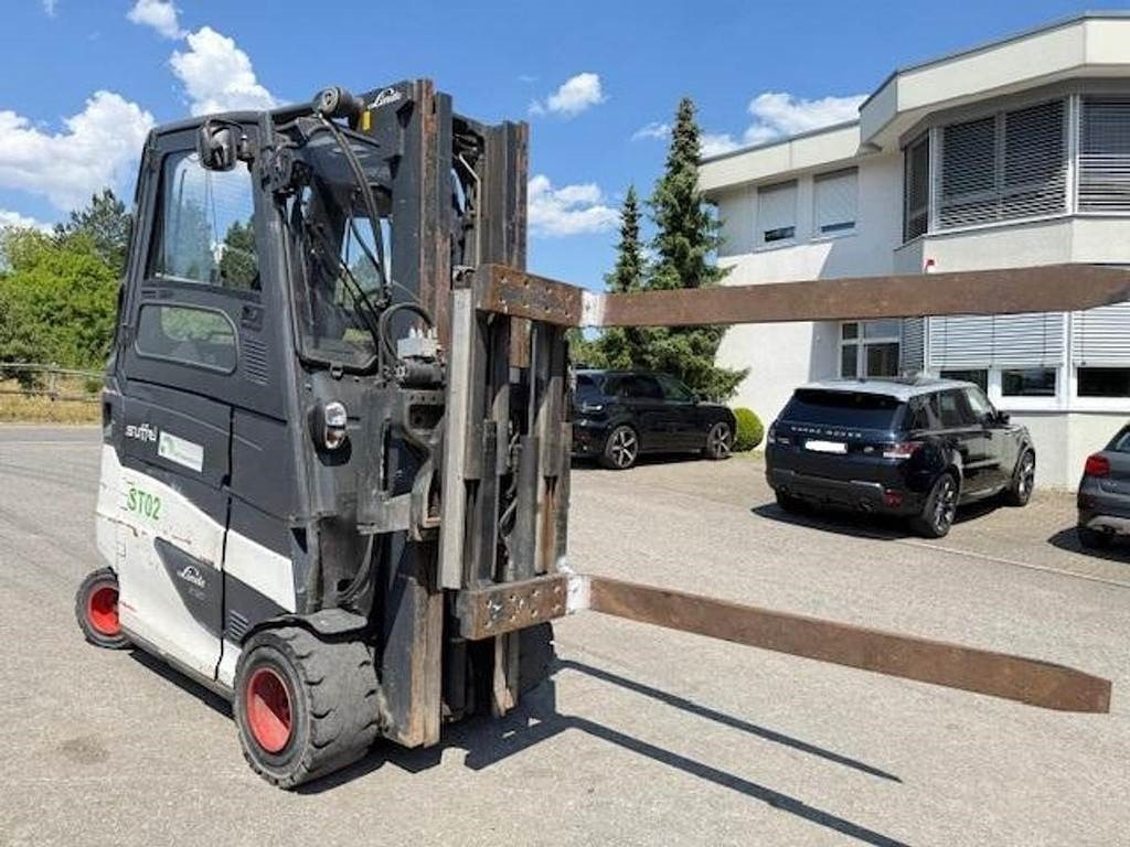 Linde E30 HL – 01/600 - Villás targonca: 1 kép. Linde E30 HL – 01/600 - Villás targonca: 1 kép.