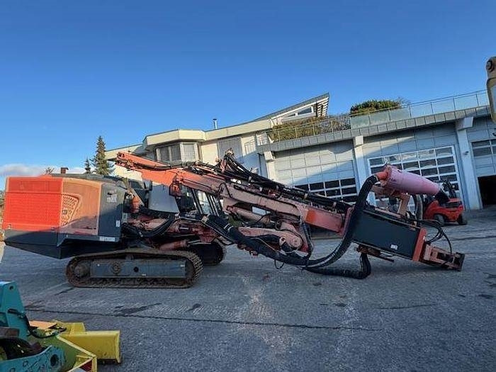 Sandvik DP 1100 - Fúrógép: 4 kép. Sandvik DP 1100 - Fúrógép: 4 kép.