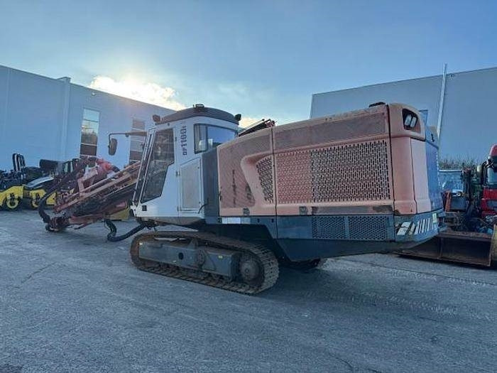 Sandvik DP 1100 - Fúrógép: 1 kép. Sandvik DP 1100 - Fúrógép: 1 kép.
