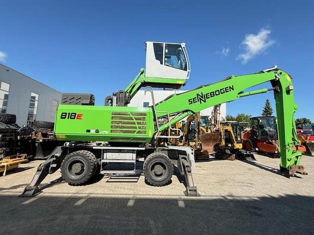 Sennebogen 818 E - Hulladék kotró: 2 kép. Sennebogen 818 E - Hulladék kotró: 2 kép.