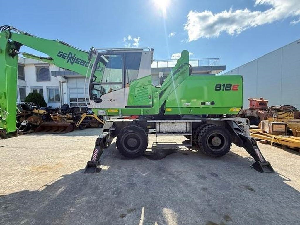 Sennebogen 818 E - Hulladék kotró: 3 kép. Sennebogen 818 E - Hulladék kotró: 3 kép.