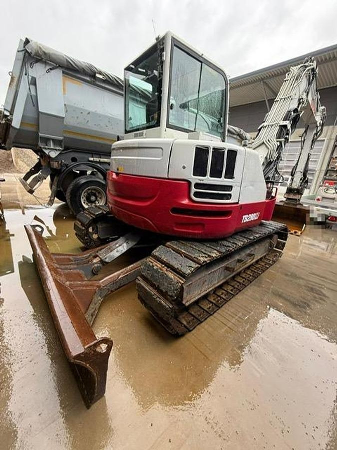 Takeuchi TB 280 FR - Minikotró: 3 kép. Takeuchi TB 280 FR - Minikotró: 3 kép.