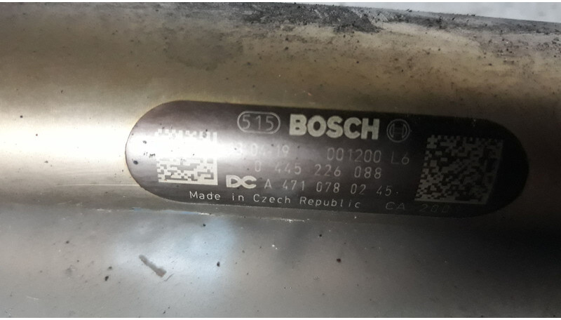 Bosch MB Actros MP4 - Üzemanyagszűrő - Teherautó: 4 kép. Bosch MB Actros MP4 - Üzemanyagszűrő - Teherautó: 4 kép.