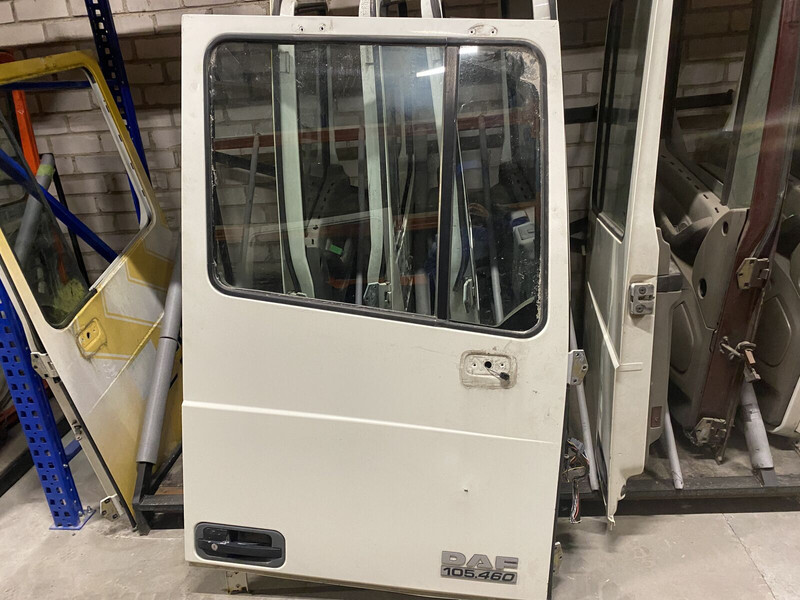 DAF RH - Ajtó és alkatrészek - Teherautó: 1 kép. DAF RH - Ajtó és alkatrészek - Teherautó: 1 kép.