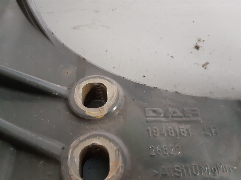 DAF XF 106 - Fülke és belső tér - Teherautó: 3 kép. DAF XF 106 - Fülke és belső tér - Teherautó: 3 kép.