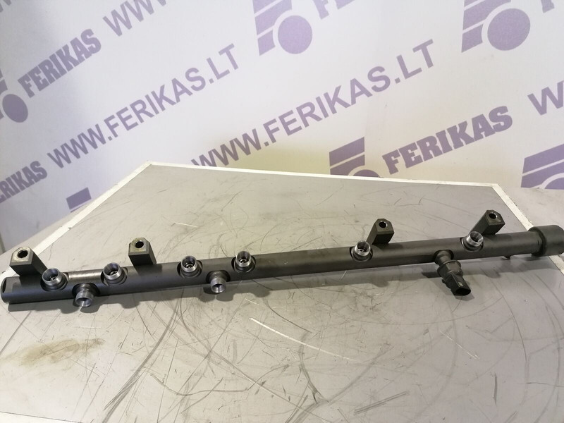 DAF XF 106 - Üzemanyagrendszer - Teherautó: 1 kép. DAF XF 106 - Üzemanyagrendszer - Teherautó: 1 kép.
