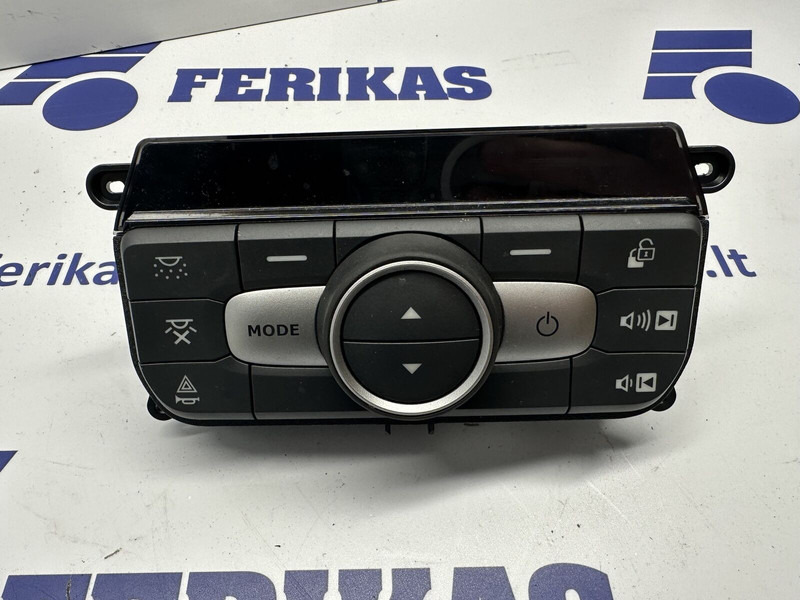 DAF XG, XF - Műszerfal - Teherautó: 1 kép. DAF XG, XF - Műszerfal - Teherautó: 1 kép.