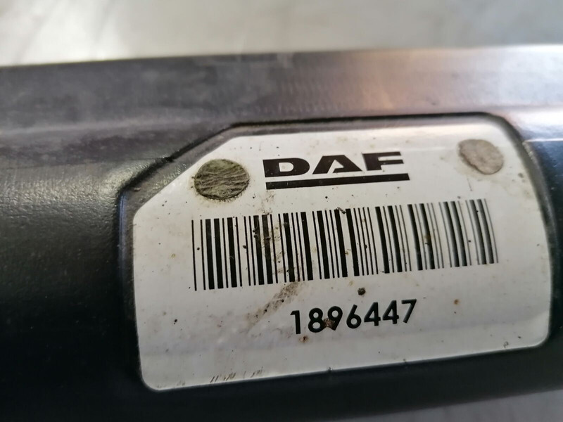 DAF cabin tilt - Hidraulikus henger - Teherautó: 2 kép. DAF cabin tilt - Hidraulikus henger - Teherautó: 2 kép.
