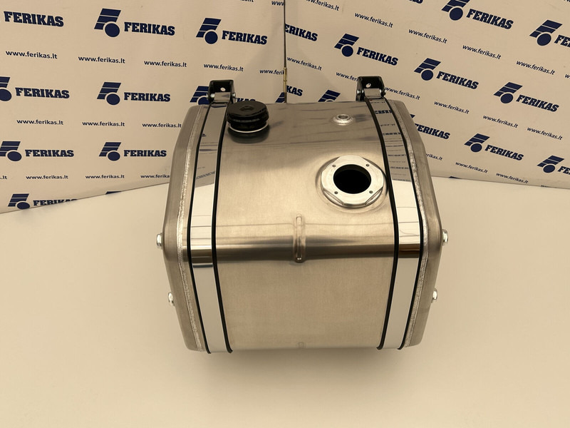 Hydraulic aluminum oil tank 200L - Hidraulikus tartály - Teherautó: 1 kép. Hydraulic aluminum oil tank 200L - Hidraulikus tartály - Teherautó: 1 kép.
