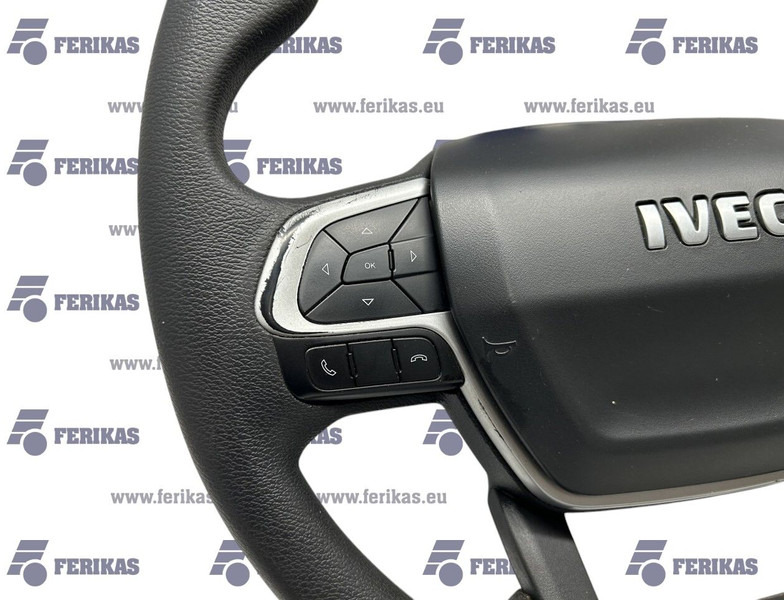 Iveco S-WAY - Kormánykerék - Teherautó: 2 kép. Iveco S-WAY - Kormánykerék - Teherautó: 2 kép.