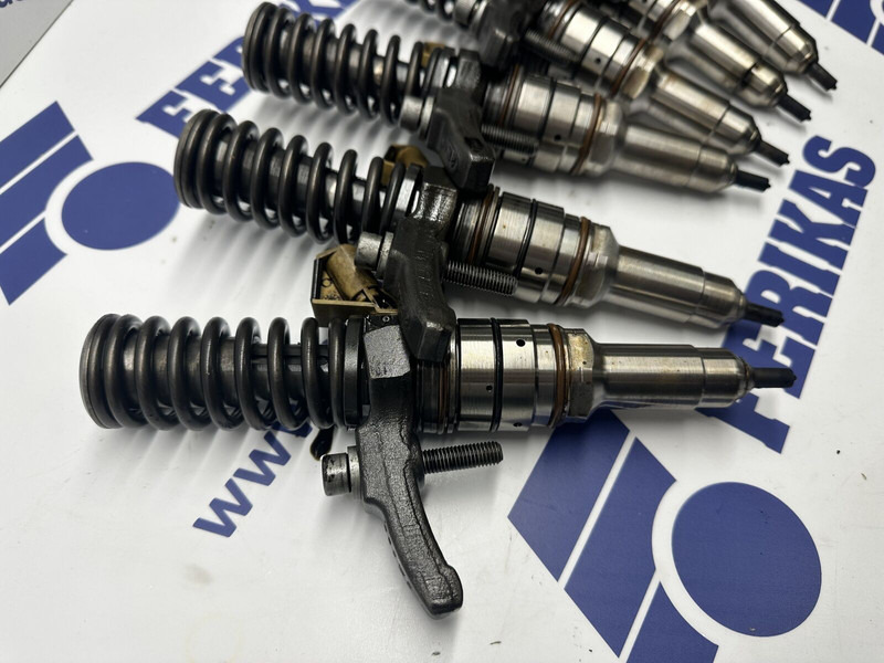 Iveco Stralis - Üzemanyagszűrő - Teherautó: 2 kép. Iveco Stralis - Üzemanyagszűrő - Teherautó: 2 kép.