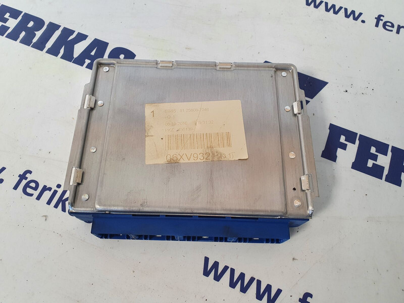 KNORR-BREMSE EBS control unit - ECU - Teherautó: 4 kép. KNORR-BREMSE EBS control unit - ECU - Teherautó: 4 kép.